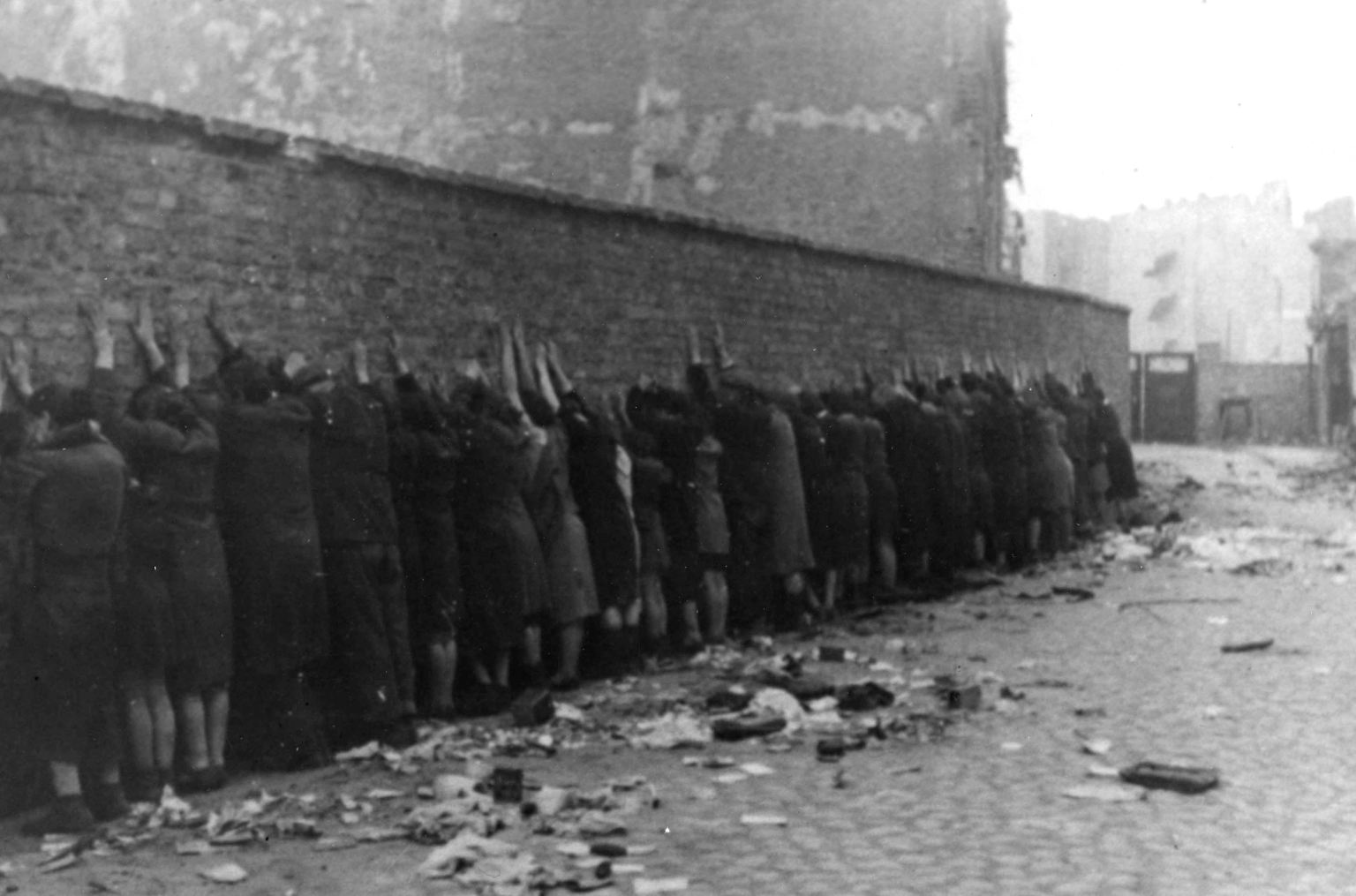 "Eine Welt der Toten und Larven": Die Befreiung von Auschwitz - n-tv.de