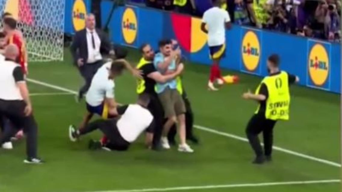 Morata_Grätsche.JPG