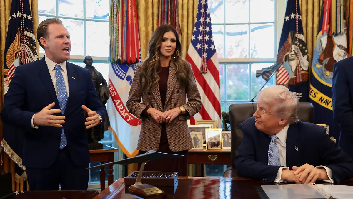 2025-11-17T200713Z_5358050_RC27YHA27NBL_RTRMADP_3_USA-TRUMP