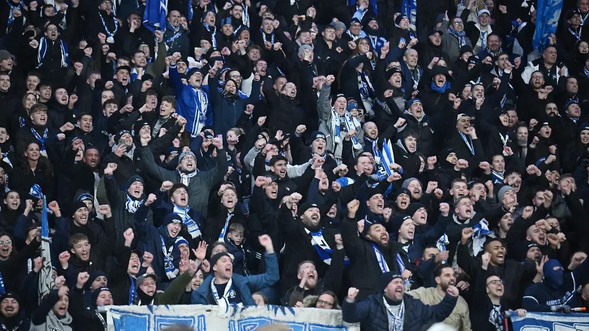 2025-12-02T191639Z_121051231_UP1ELC21HJODA_RTRMADP_3_SOCCER-GERMANY-BSC-FCK-REPORT