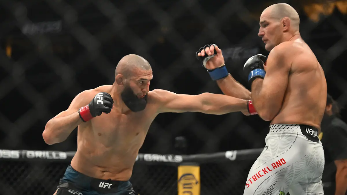 2026-05-10T043355Z_1675088581_MT1USATODAY28922284_RTRMADP_3_MMA-UFC-328-CHIMAEV-VS-STRICKLAND